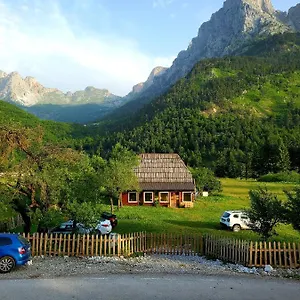 Bujtina 2 Pensión